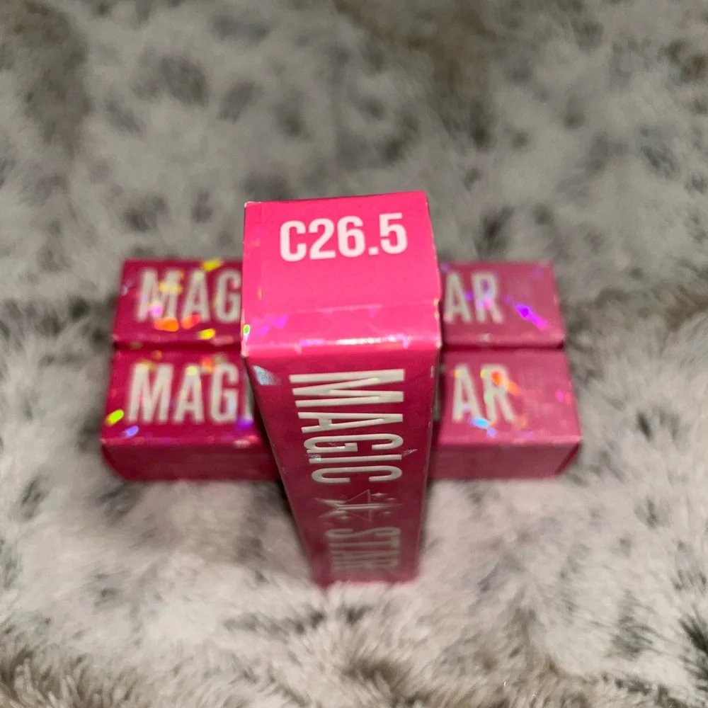 🆕 New In Box Jeffree Star Magic Star Concealer | C26.5 Deep Warm Neutral